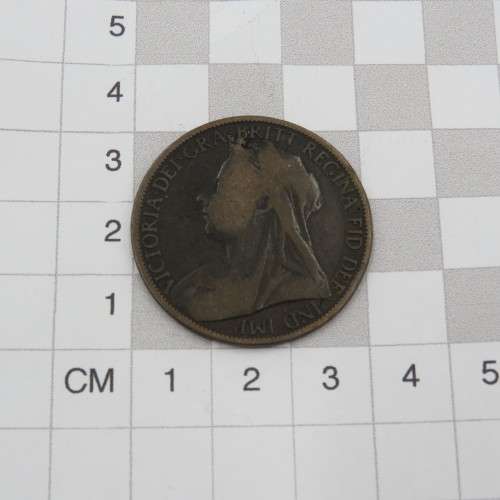 Lot of 7 antique half pennies and pennies - Each one over 100 years old