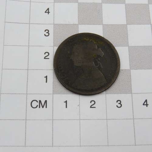 Lot of 7 antique half pennies and pennies - Each one over 100 years old