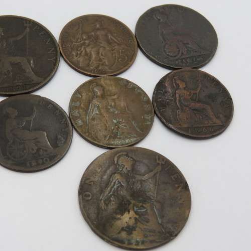 Lot of 7 antique half pennies and pennies - Each one over 100 years old