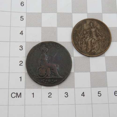 Lot of 7 antique half pennies and pennies - Each one over 100 years old