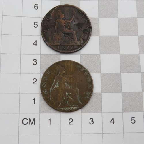 Lot of 7 antique half pennies and pennies - Each one over 100 years old