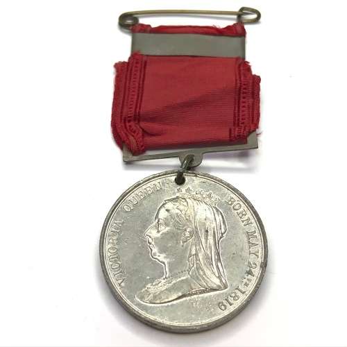 Queen Victoria 1837 - 1897 Longest Reign medallion with ribbon - in excellent condition