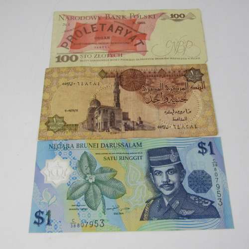 Lot of 10 world bank notes