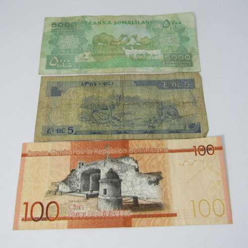Lot of 10 world bank notes