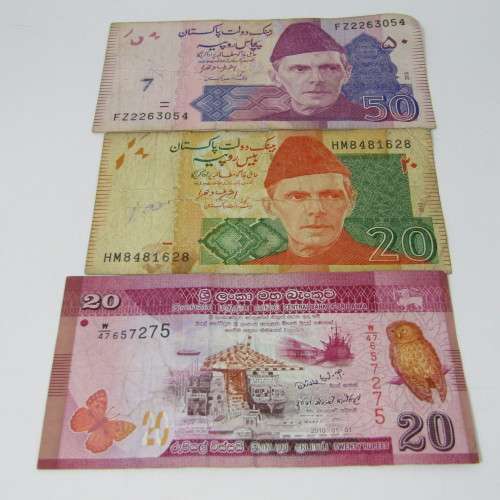 Lot of 10 world bank notes