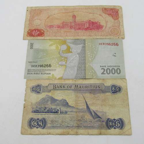 Lot of 10 old bank notes