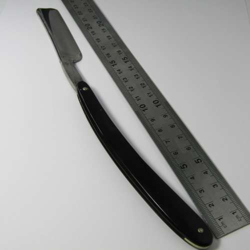 Vintage Bismarck cut throat straight razor in box - excellent condition