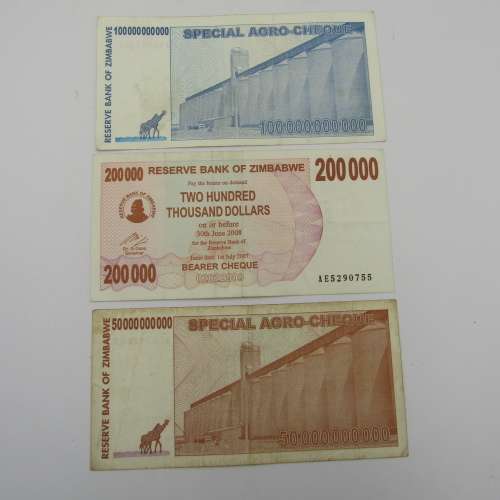 Lot of 15 Zimbabwe banknotes sold as one lot