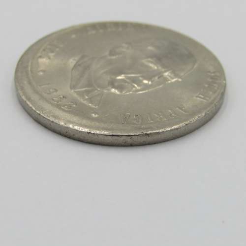 Error coin 1982 Totally misstruck R1 coin - rarely seen in the R1