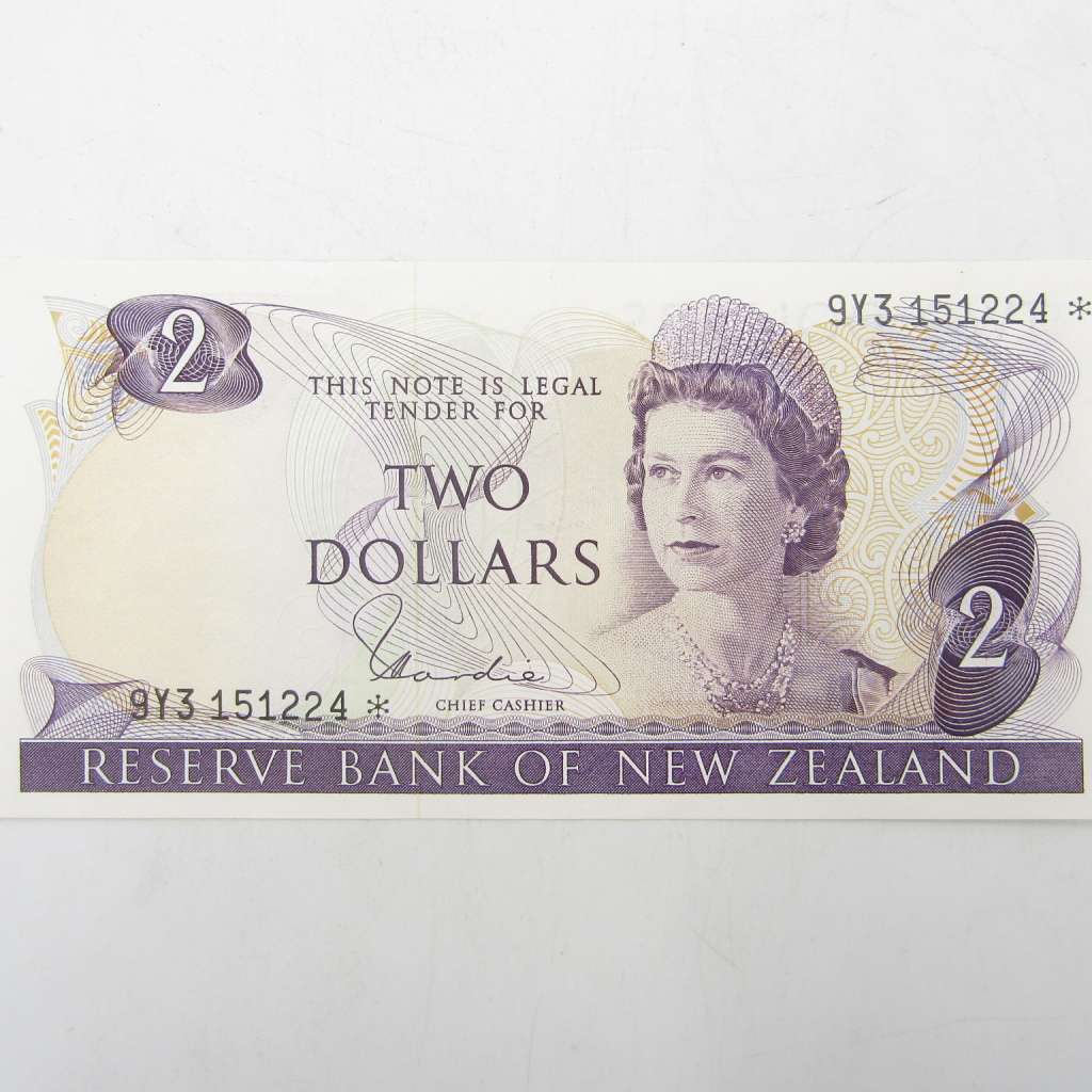 New Zealand 2 Dollars - 1977 to 1981 replacement note 9y3* AU condition