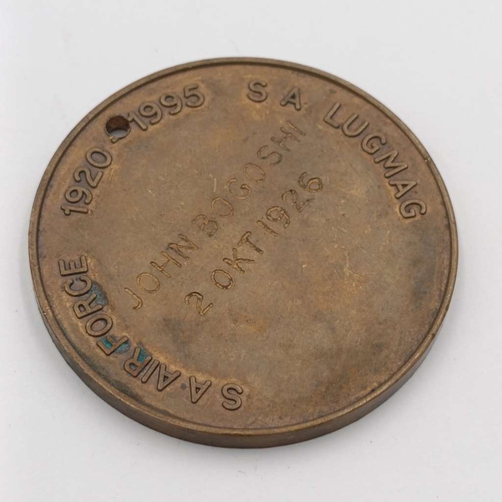 1920 - 1995 SA Air Force 75 Years medallion - named John Bogoshi 2 Okt 1926