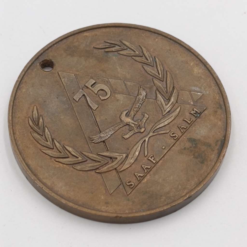 1920 - 1995 SA Air Force 75 Years medallion - named John Bogoshi 2 Okt 1926