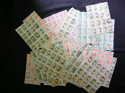 39 Pages of stamps from Rhodesia