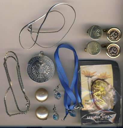 Lot of 8 costume jewellery items - @ CRAZY R1 start