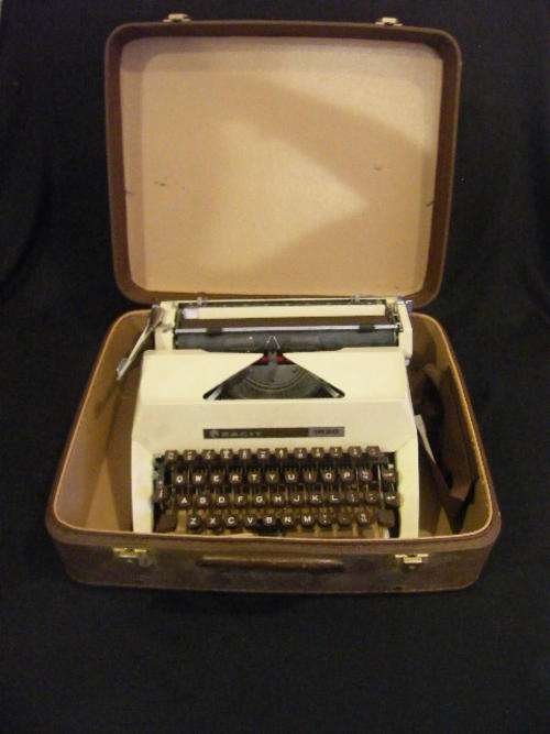 Typewriter FACIT 1620 in box with brush as per photos