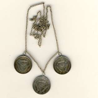 Necklace with 3 silver tickeys