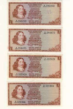 Lot of 4 large & 4 small R1 notes