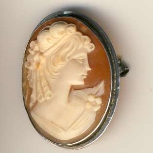 Cameo set in silver high class cameo - can be used as brooch - has a pin