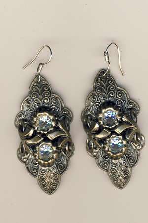 Costume Jewelery Earrings as per scan