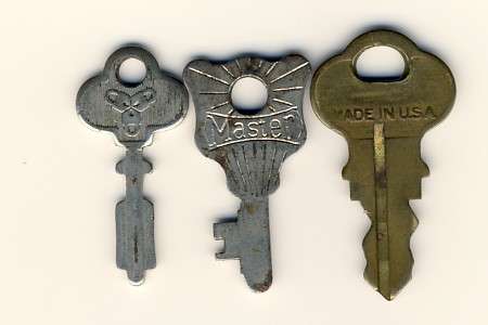 Lot of 3 old keys as per scan