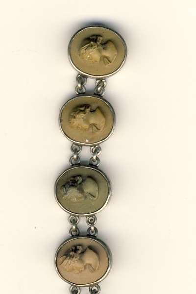 Lovely wooden cameo bracelet