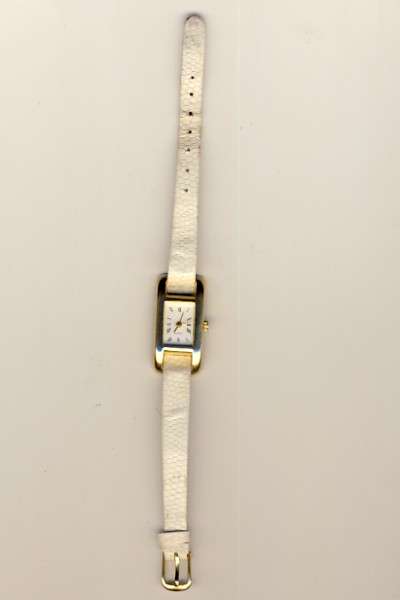 Ladies vintage quartz watch as per scan