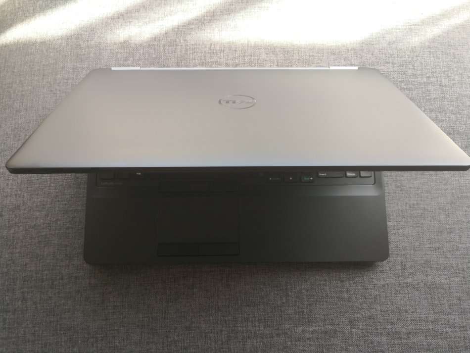 **HIGH PERFORMANCE**DELL LATITUDE E5570 CORE i7-6600U 16GB DDR4 256GB M.2 SSD 15.6"  2GB GRAPHICS