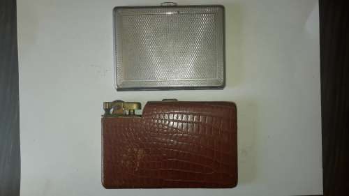 Sigarette case with lighter