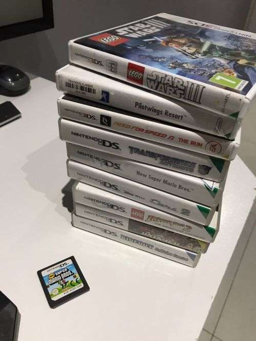 Nintendo 3ds Aqua Blue with 10 games and charging dock