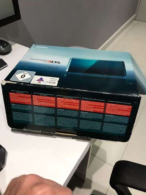 Nintendo 3ds Aqua Blue with 10 games and charging dock