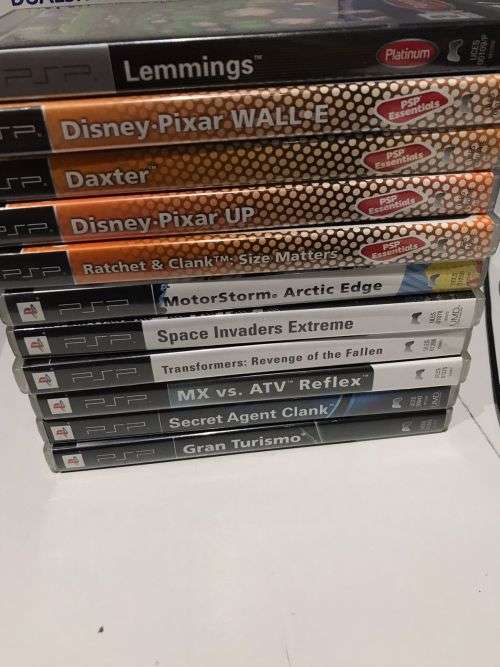 Sony PSP 3004 PB Slim and Lite Piano Black with 11 Games