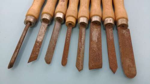 Tools - Lathes - Set of 8 chisels - Needs cleaning, otherwise in fine condition.