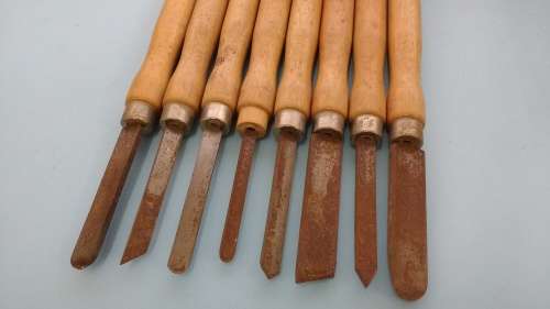Tools - Lathes - Set of 8 chisels - Needs cleaning, otherwise in fine condition.
