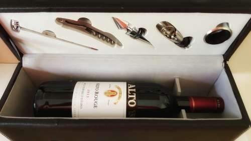 Black PU Leather wine gift box including wine accessories & 750ml 2013 Alto Rouge
