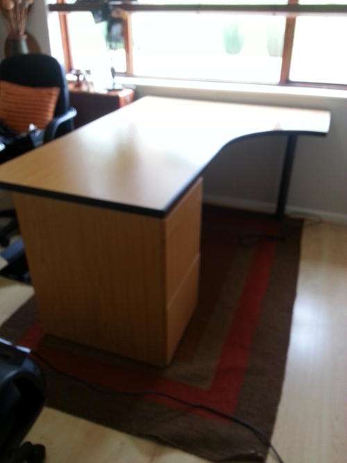 Secondhand Small Cherry wood L-Shaped desks with draws (Gauteng, Northriding)