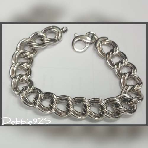 STUNNING ITALIAN STERLING SILVER BRACELET- 21cm LONG - WEIGHT 26g.