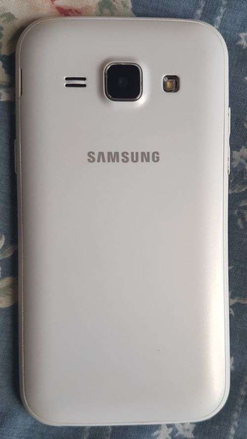 Samsung Galaxy J 1 White