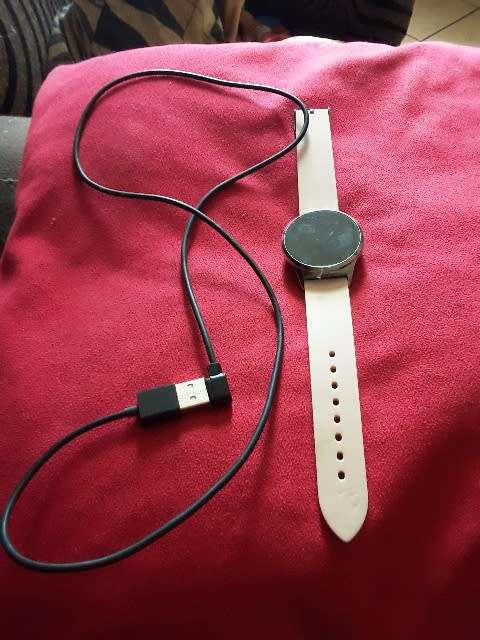 The Lorna fitness watch