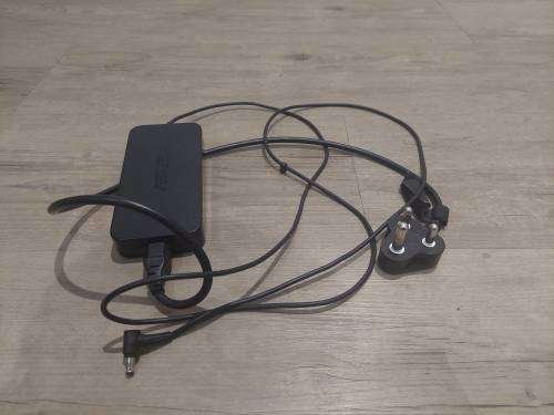 Asus i7 Gaming Laptop - GTX 1050 4GB, Intel i7-7700, 16GB Ram, 1TB SSD (Missing Spacebar)