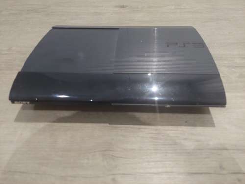 Sony PlayStation 3 Super Slim + 4 Games + 2 Controllers