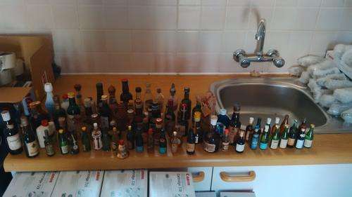 VERY OLD MINIATURE BOTTLES X 100 BOTTLES