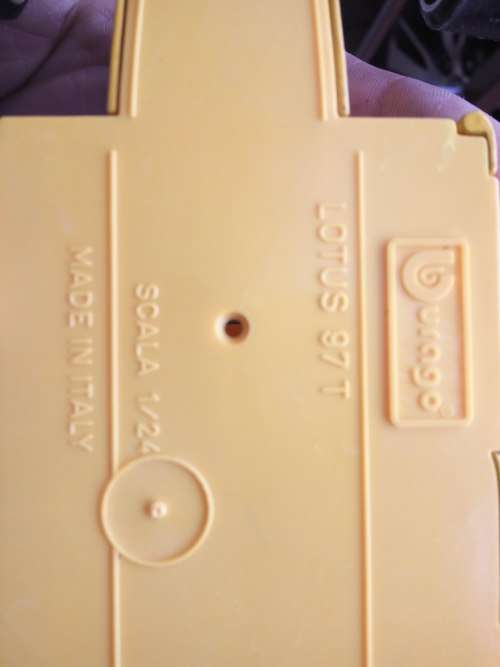 BURAGO LOTUS ESCALA 1/24 F1 MADE IN ITALY 90S