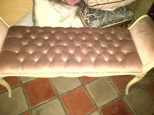 WOW!!! Stunning Vintage Solid Teak French Style Carved Bedroom Bench