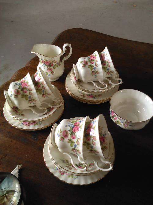 20 Piece Royal Albert Moss Rose Teaset