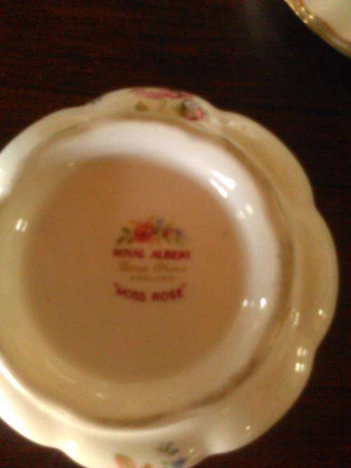 20 Piece Royal Albert Moss Rose Teaset