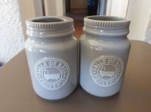 Ceramic bathroom set