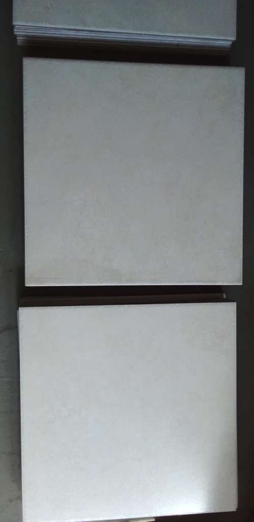 40 SAMCA Tiles. 6.6 Square meters. READ DESCRIPTION.
