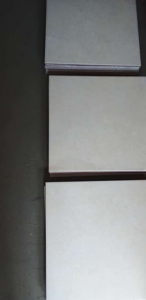40 SAMCA Tiles. 6.6 Square meters. READ DESCRIPTION.