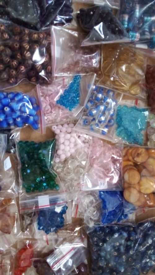 WOW! over 8000+ (+-10kg) Quality Beads worth over R15 000 (Read description)