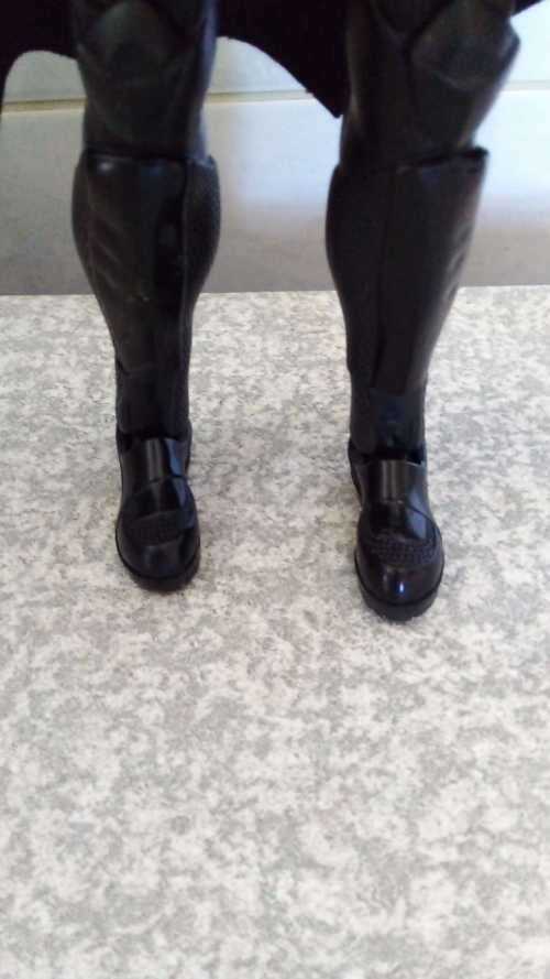 SUPERB! A Genuine DC Comics Batman with Retractable Cape. 35cm!